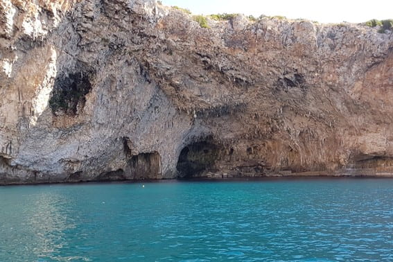 Tour delle grotte Azzurra, Palombara
