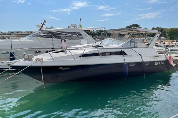 Giornata in yacht esclusivo nei dintorni di Otranto Giornata in yacht esclusivo nei dintorni di Otranto