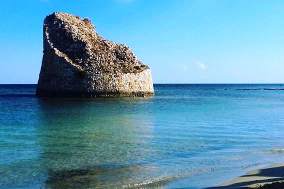 Grotte e torri costiere del Salento