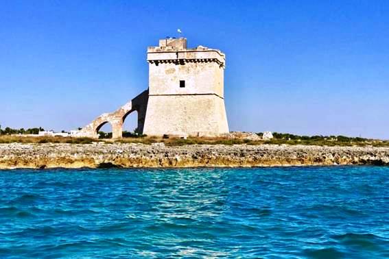 Grotte e torri da S.M. di Leuca a Torre Lapillo