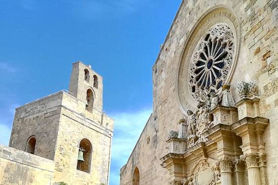 Otranto: architettura della cattedrale e del castello